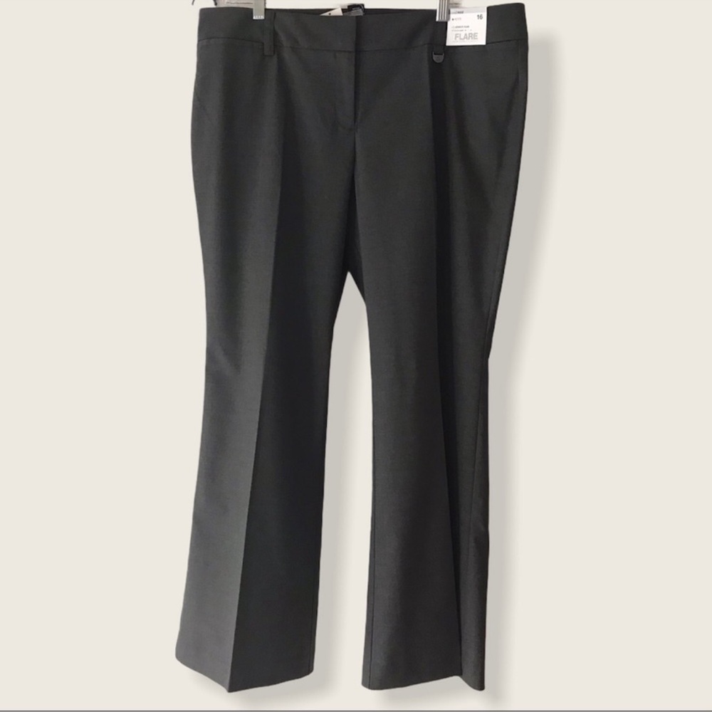 NWT New York & Co Mid Rise 7th Ave Black Pants. Size 16P